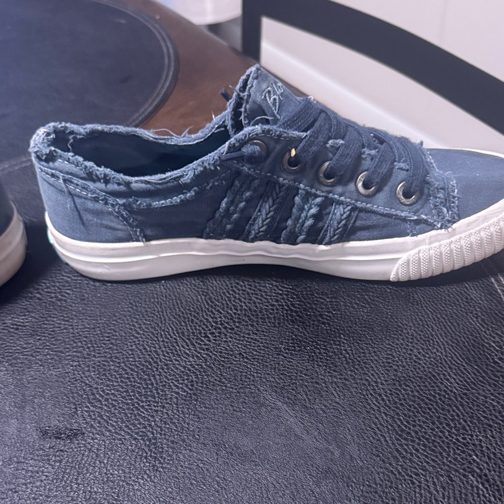 Women's Black Canvas Sneakers - Picture 4 of 7